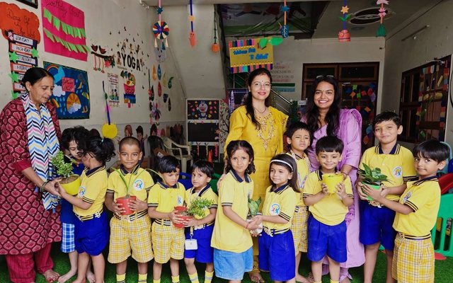 Awadhi International Kids School website